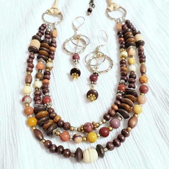 Mookaite & Wood Beaded Necklace Set - Picture 6 of 7